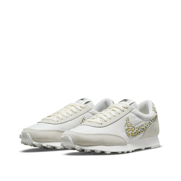 Nike Women's DBreak SE